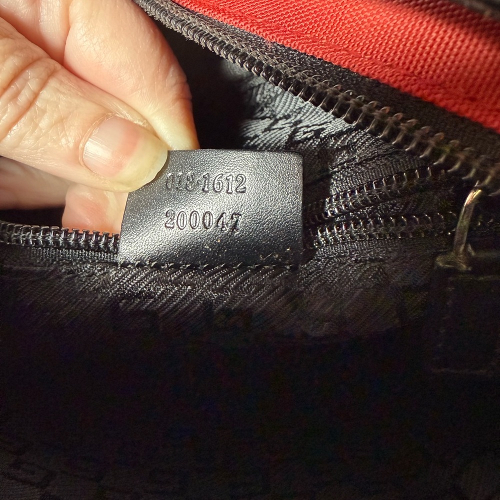 EUC GUCCI Red Messenger Bag Crossbody with COA - Picture 5 of 7